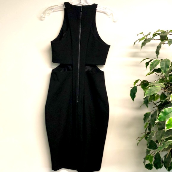 Elizabeth and James Dress - Picture 4 of 7